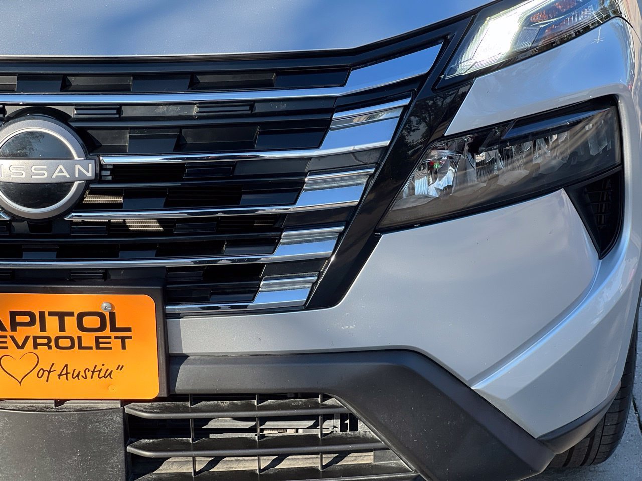 Used 2024 Nissan Rogue SV AWD/4WD image 9