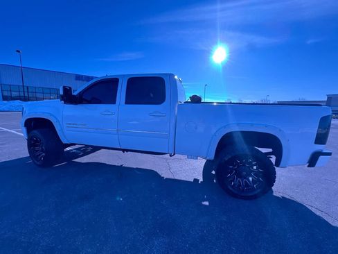 Used 2013 GMC Sierra 2500 Denali w/ Suspension Package, Off-Road image 6