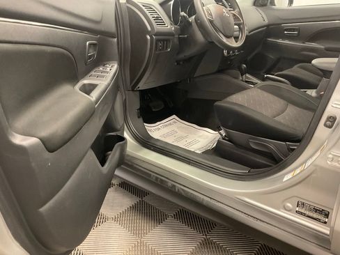 Used 2025 Mitsubishi Outlander Sport ES AWD/4WD image 13