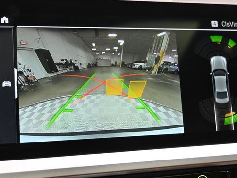 Used 2022 BMW 330i xDrive Sedan w/ Driving Assistance Package image 28