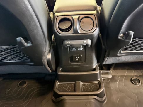 Used 2025 Jeep Wrangler Unlimited Sahara AWD/4WD image 18