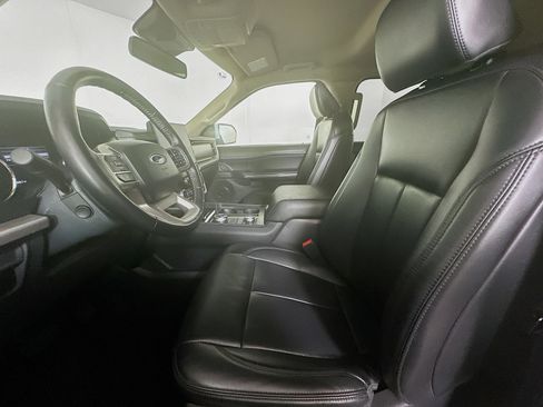 Used 2024 Ford Expedition XLT image 13