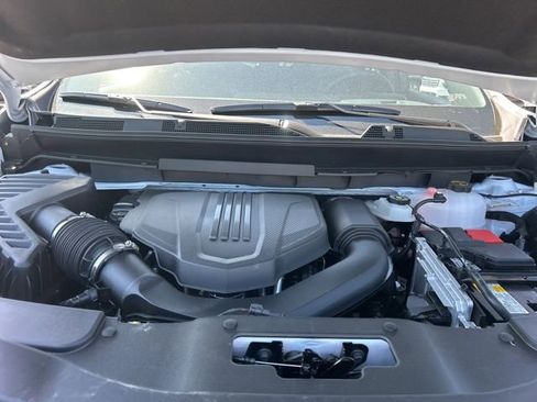 New 2026 Chevrolet Traverse LT w/ Sun and Wheel Package FWD image 36