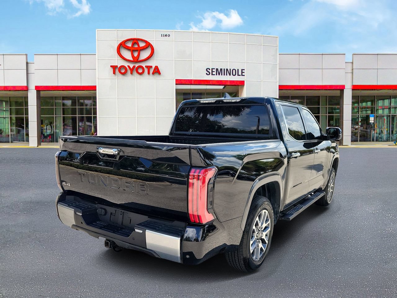 Used 2024 Toyota Tundra Limited AWD/4WD image 3