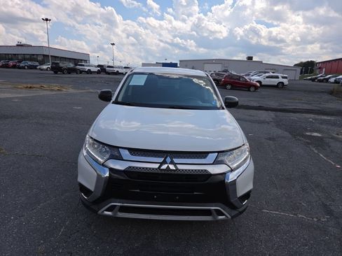 Used 2020 Mitsubishi Outlander AWD image 2