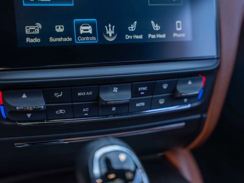 Used 2018 Maserati Quattroporte S GranLusso Q4 image 18