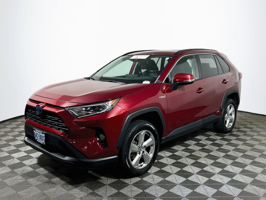 Certified 2021 Toyota RAV4 XLE Premium AWD/4WD image 3