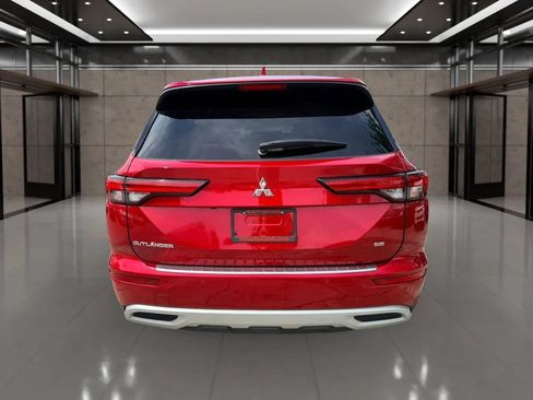 Used 2023 Mitsubishi Outlander SE FWD image 4