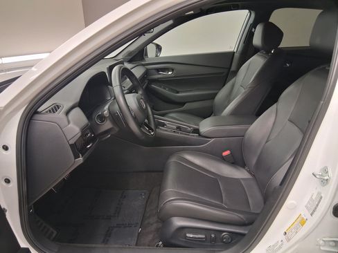 Used 2025 Honda Accord Sport image 5