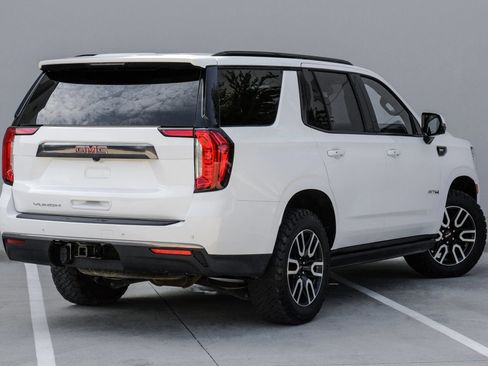 Used 2023 GMC Yukon AT4 w/ AT4 Premium Package AWD/4WD image 10