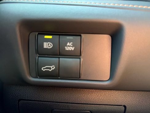 Used 2022 Toyota Highlander Bronze Edition AWD/4WD image 56
