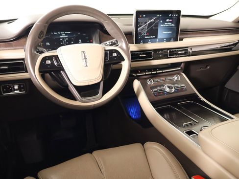 Used 2021 Lincoln Aviator Reserve w/ Equipment Group 201A RWD image 2