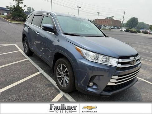 Used 2019 Toyota Highlander XLE AWD/4WD image 1