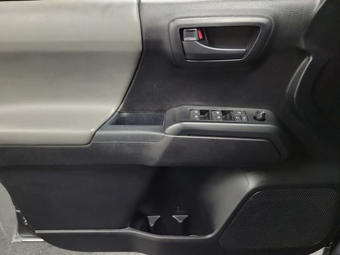 Used 2021 Toyota Tacoma SR AWD/4WD image 22
