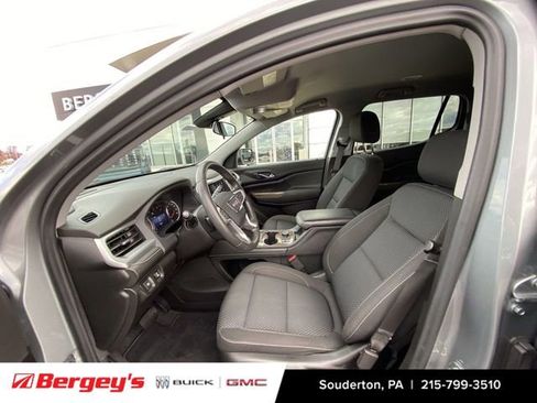 Certified 2023 GMC Acadia SLE w/ Driver Convenience Package image 22