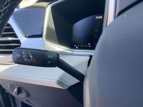 New 2026 Volkswagen Taos SE FWD image 27