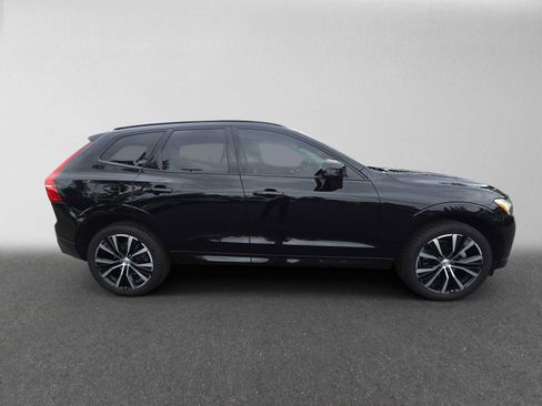 Used 2023 Volvo XC60 B5 Plus w/ Climate Package AWD/4WD image 2