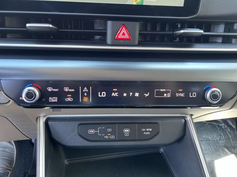 New 2026 Kia Carnival FWD image 19