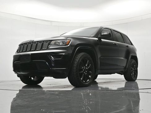 Used 2021 Jeep Grand Cherokee Laredo X AWD/4WD image 38