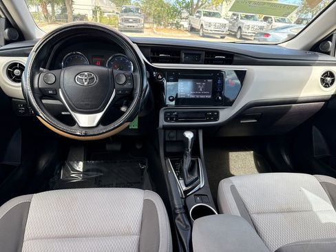 Used 2018 Toyota Corolla LE image 5
