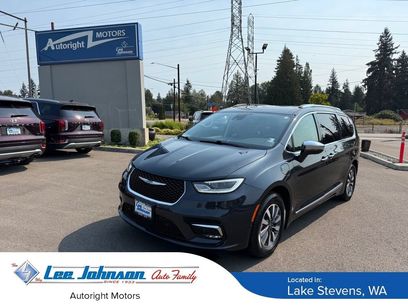 Used 2021 Chrysler Pacifica Limited w/ Premium & Safety Sphere Group