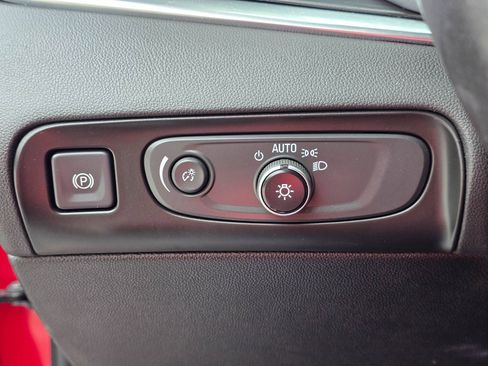Used 2019 Buick Enclave Essence FWD image 25