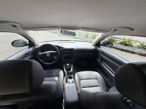 Used 2005 Volkswagen Passat GL FWD image 76