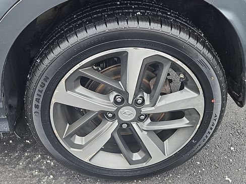 Used 2018 Hyundai Kona Limited image 24