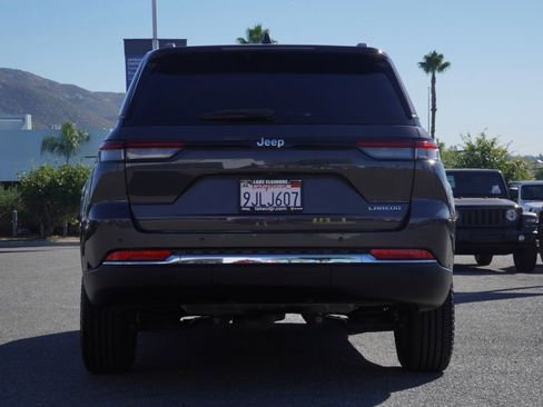 Used 2022 Jeep Grand Cherokee Laredo w/ Luxury Tech Group I image 5