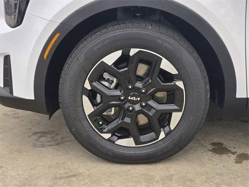 New 2026 Kia Sorento S FWD image 9