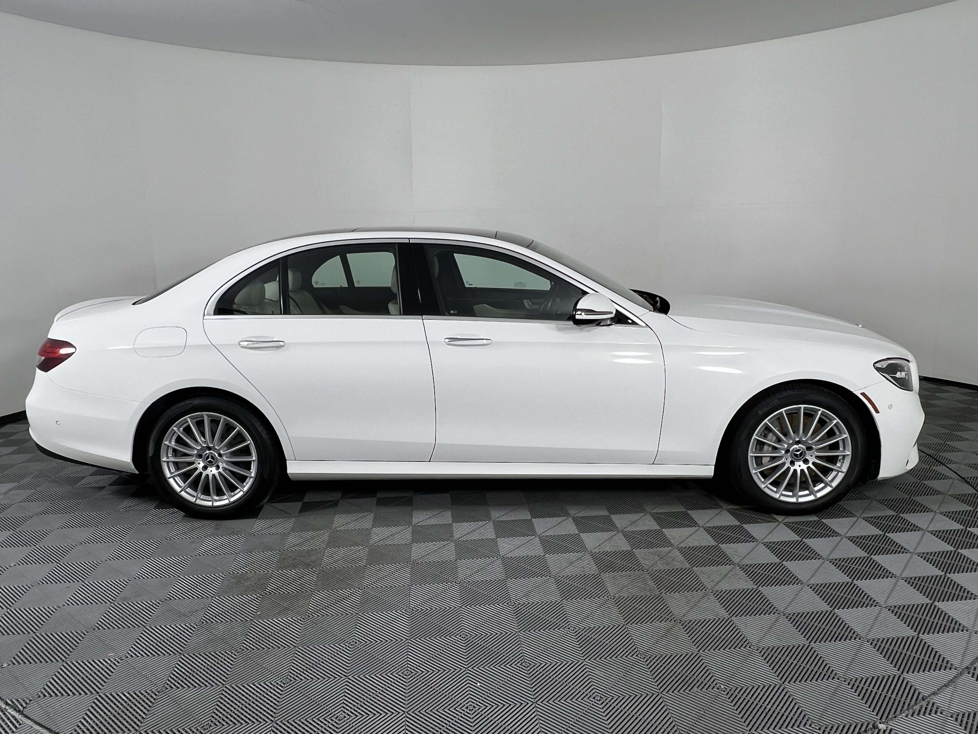 Certified 2022 Mercedes-Benz E 450 4MATIC Sedan image 13