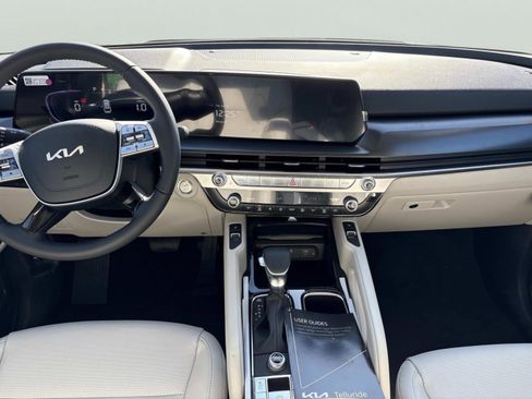 New 2025 Kia Telluride S image 16