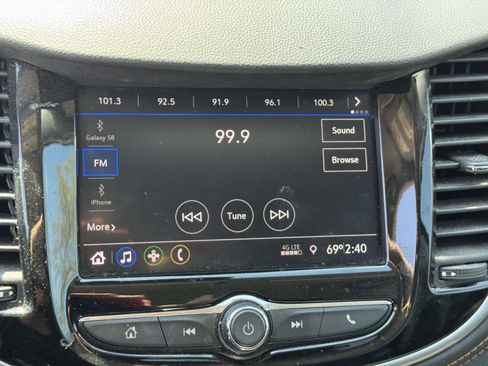 Used 2020 Chevrolet Trax LT w/ LT Convenience Package AWD/4WD image 25