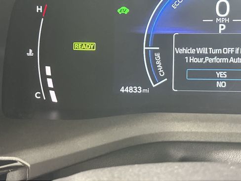Used 2025 Toyota Camry SE FWD image 17