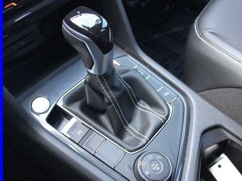 Used 2024 Volkswagen Tiguan SE R-Line image 44