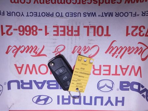 Used 2018 Volkswagen Beetle 2.0T SE FWD image 33