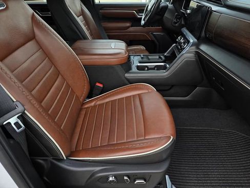 Used 2025 GMC Sierra 2500 Denali Ultimate image 31