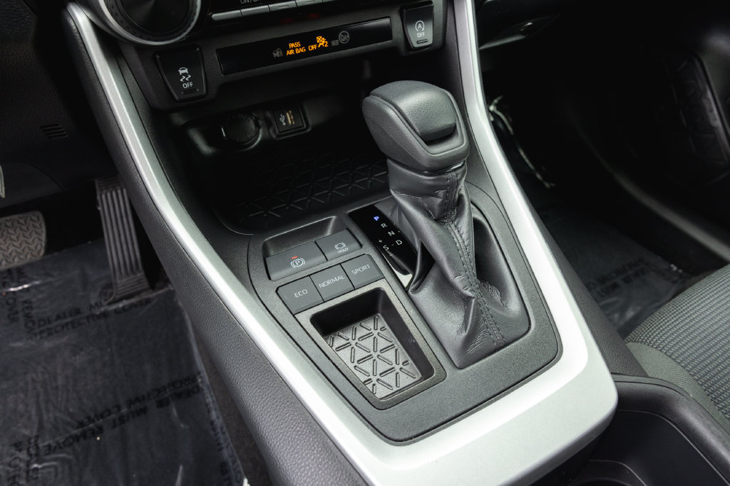 Certified 2025 Toyota RAV4 LE FWD image 16
