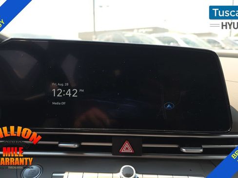 Used 2024 Hyundai Elantra SEL FWD image 19