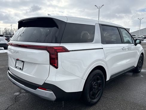 New 2026 Kia Carnival FWD image 8