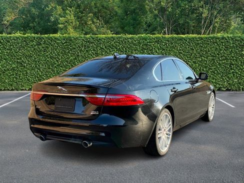 Used 2018 Jaguar XF Prestige image 3