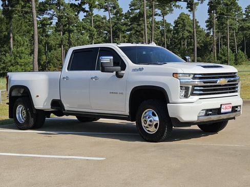 Used 2022 Chevrolet Silverado 3500 High Country w/ Safety Package II AWD/4WD image 3