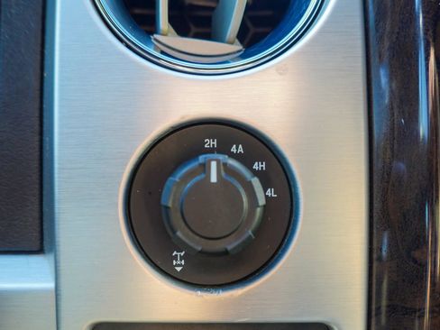 Used 2013 Ford F150 Platinum image 39