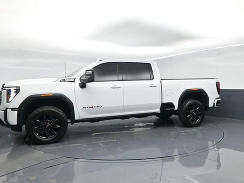 Used 2025 GMC Sierra 2500 AT4 AWD/4WD image 5