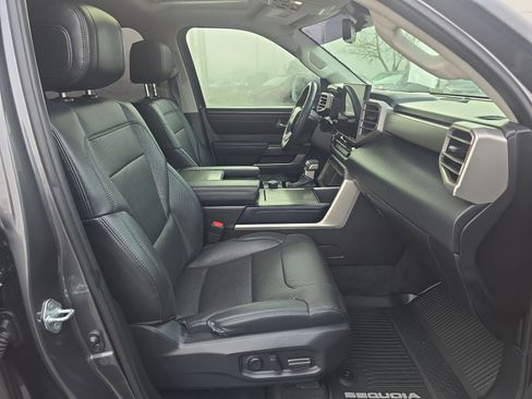 Used 2024 Toyota Sequoia SR5 image 31