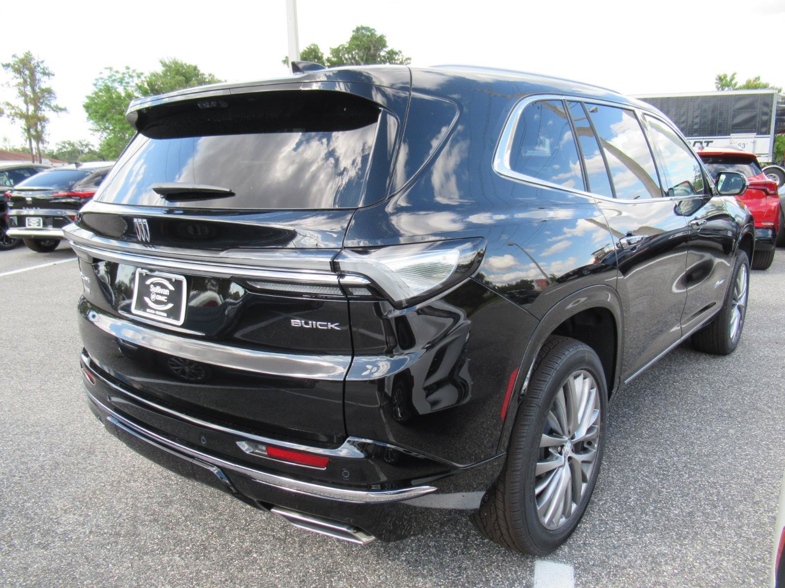 New 2026 Buick Enclave Avenir w/ Super Cruise Package FWD image 7