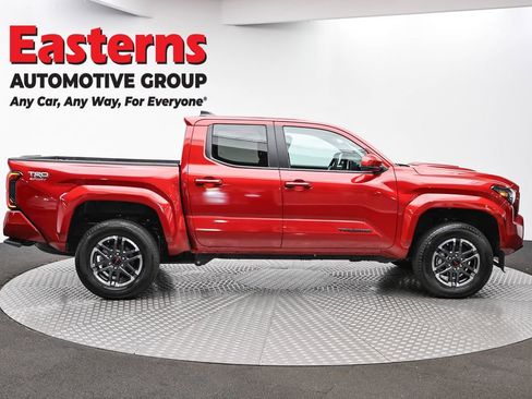 Used 2025 Toyota Tacoma TRD Sport image 4