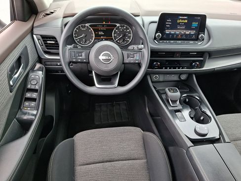 Used 2020 Nissan Rogue SV AWD/4WD image 11