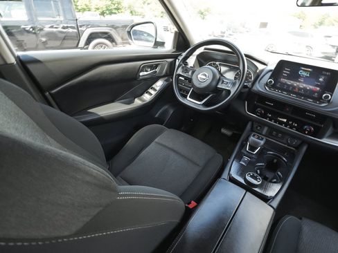 Used 2024 Nissan Rogue SV AWD/4WD image 41
