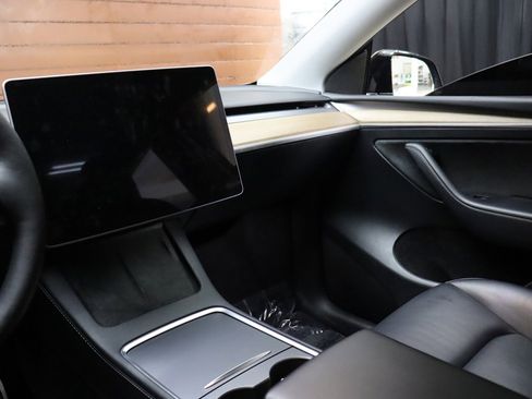 Used 2023 Tesla Model Y Long Range image 44